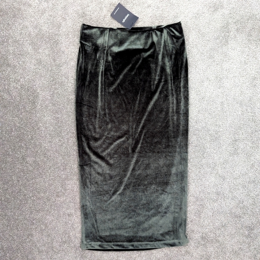 DARK green velvet velour skirt size Medium BNWT